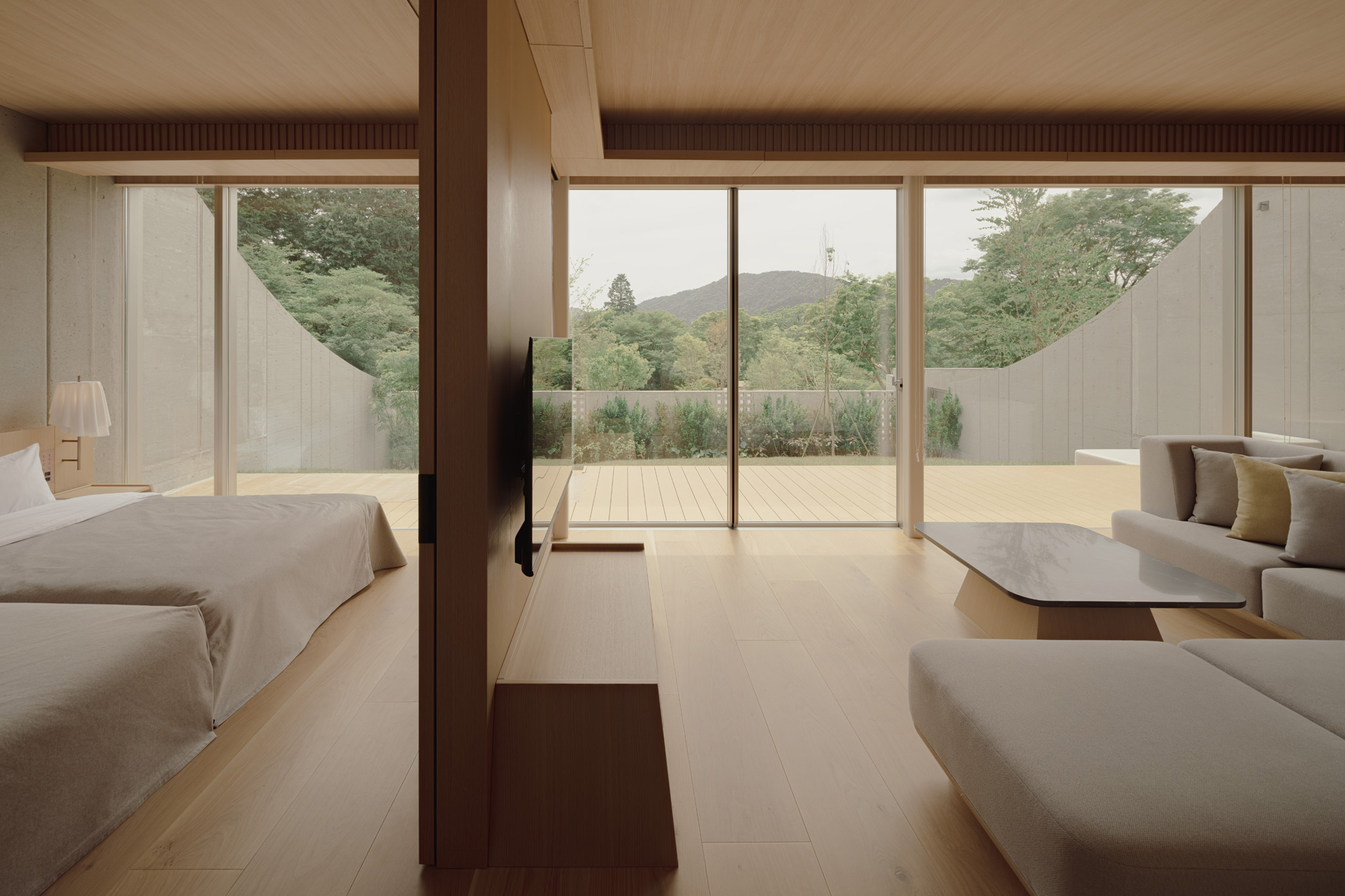 RETONA HAKONE